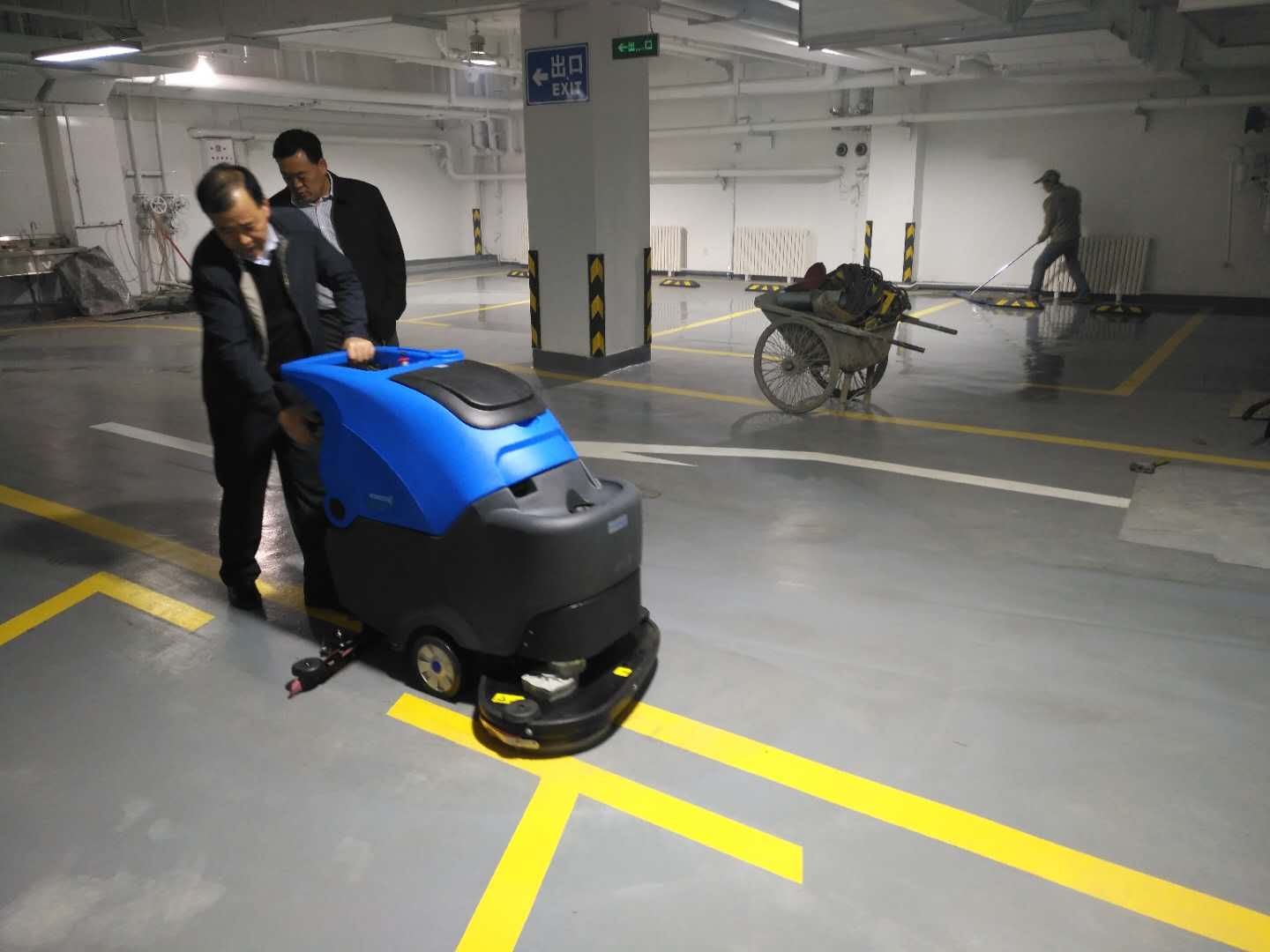 全自動洗地機故障形成的因素！