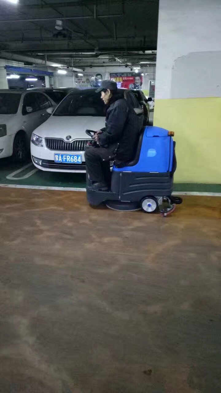 駕駛式洗地機受歡迎嗎?