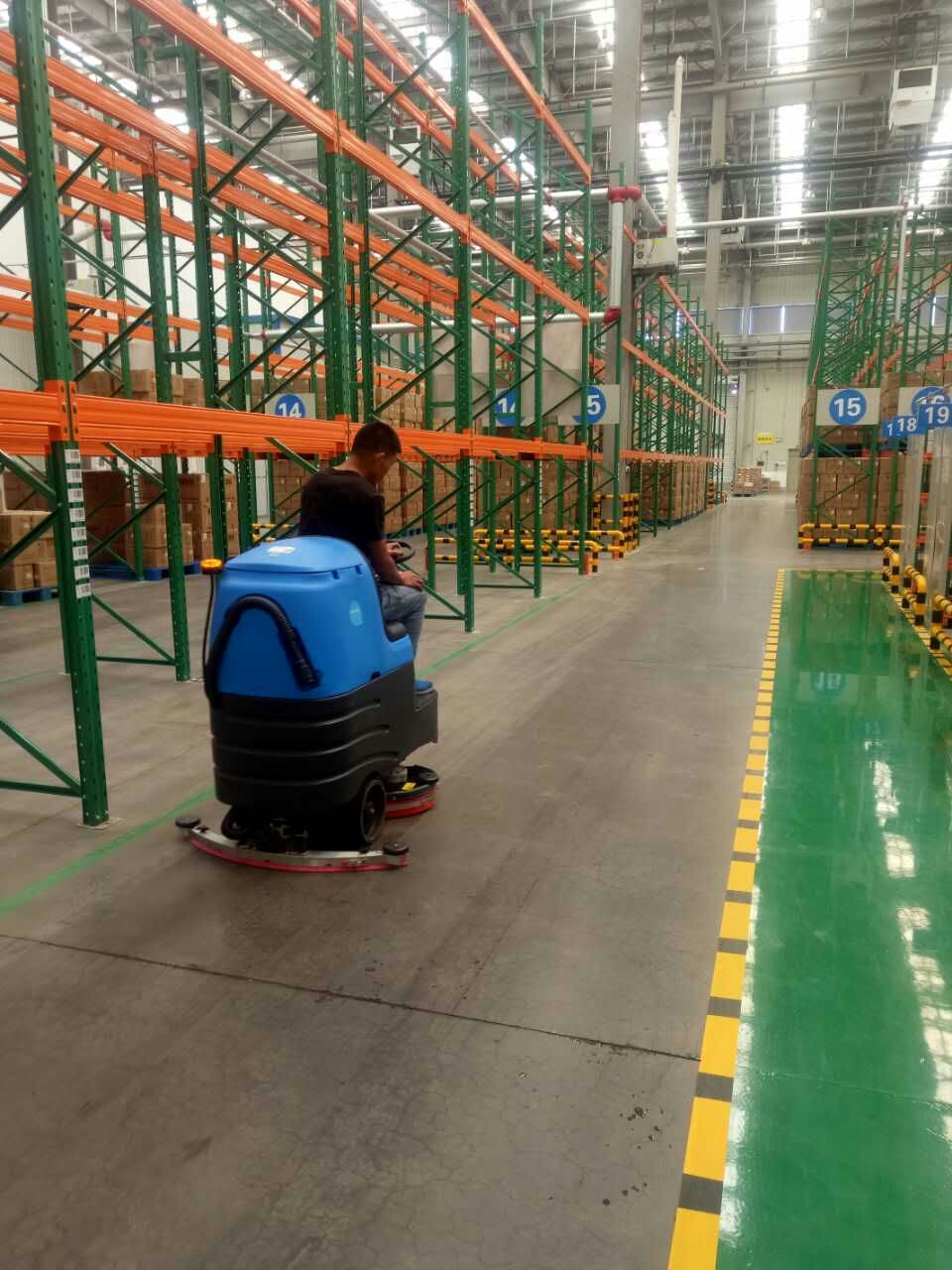 洗地機、掃地車，新一代--工廠保潔標配