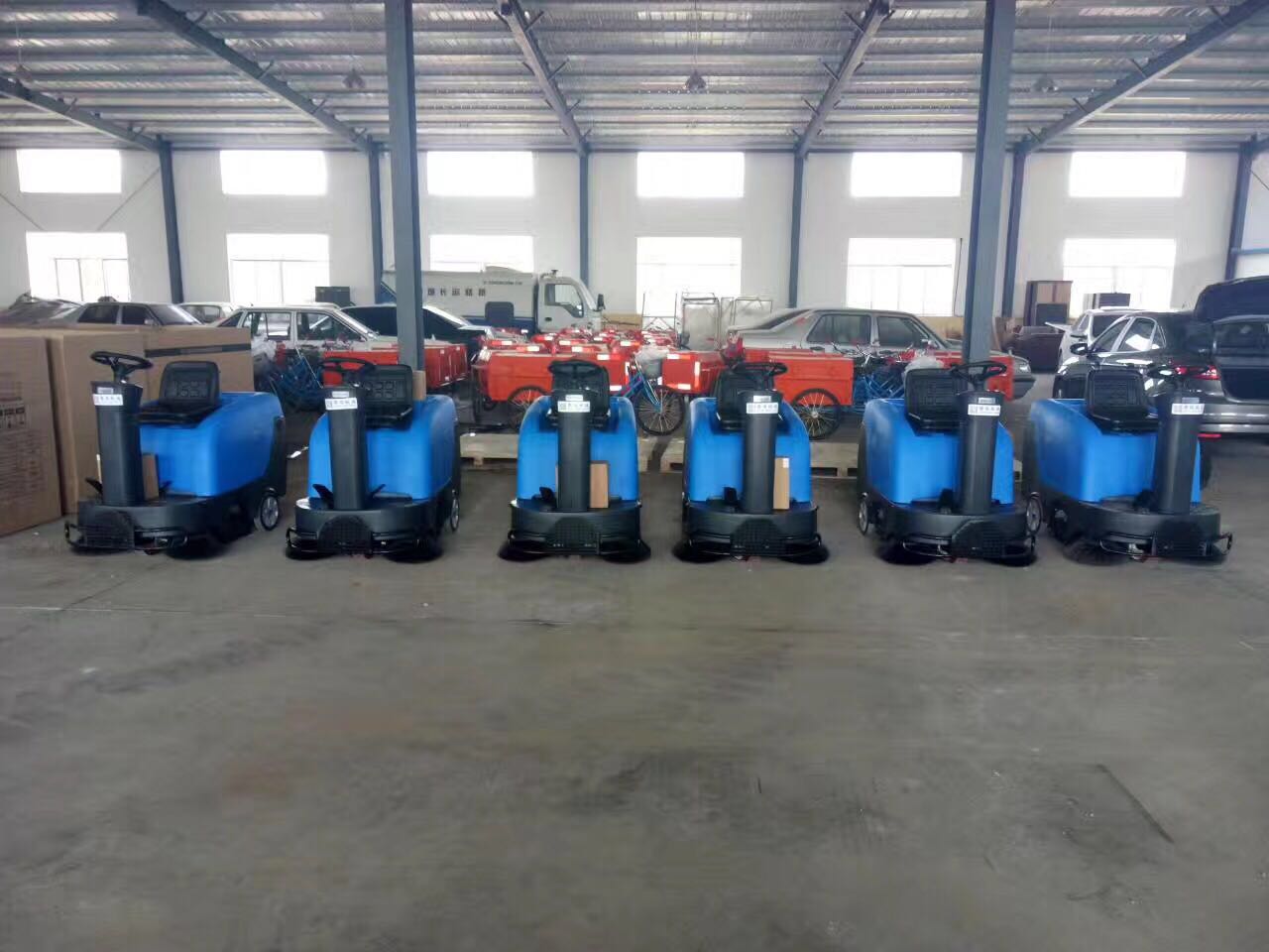合肥駕駛式掃地機在工業市場的應用