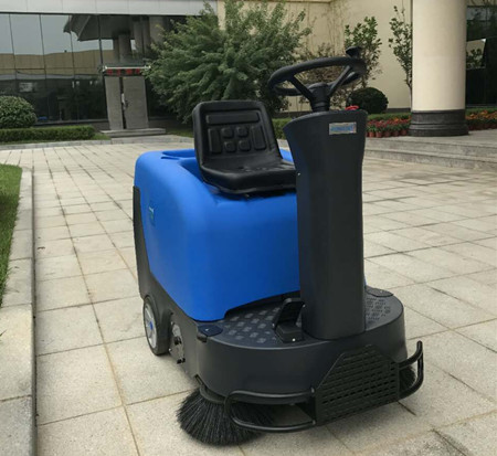 駕駛式掃地車的發展趨勢！