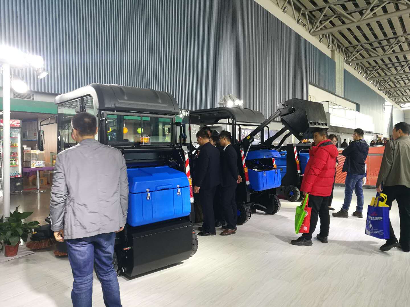 容恩騎兵系列掃地車量產上市
