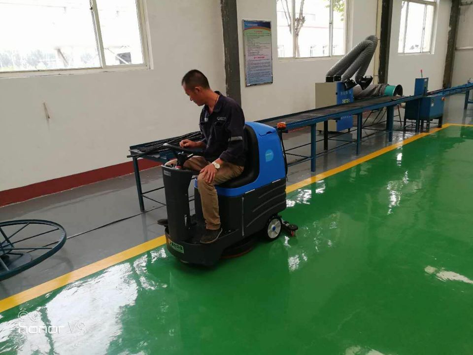 駕駛式洗地機維護保養(yǎng)